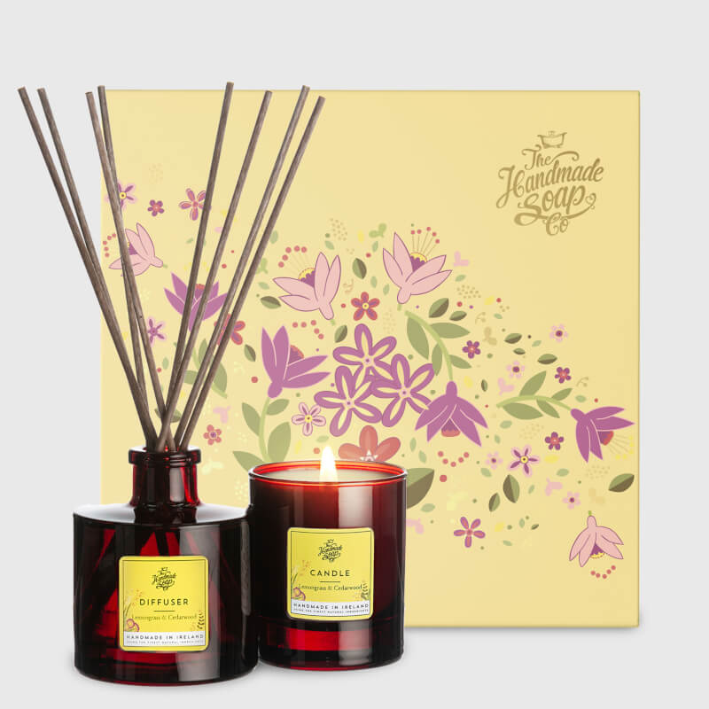 Gavesæt citrongræs og cedertræ – stearinlys og diffuser